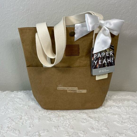 OUT OF THE WOODS Reuseable Paper Gift/Tote Bag Earthy Tan Sz M Natural - Picture 1 of 6